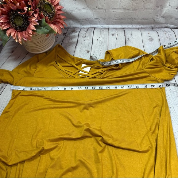 NWT boutique Mustard Yellow Women's Top Crisscross Neckline 3/4 sleeve plus - Picture 6 of 7